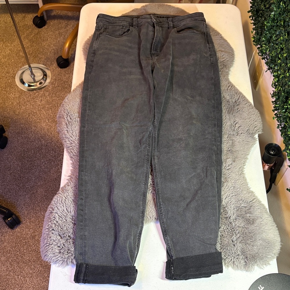 American Eagle High Rise Mom Jeans - Picture 6 of 6